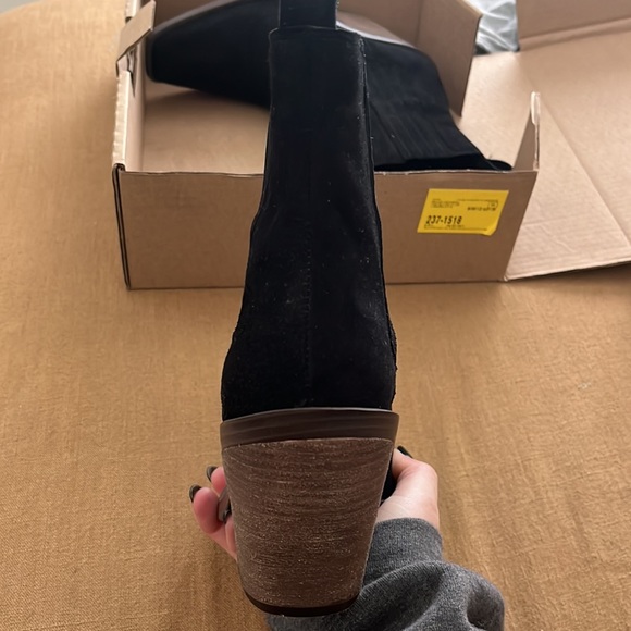 Vince Camuto Ackella bootie - Picture 4 of 5